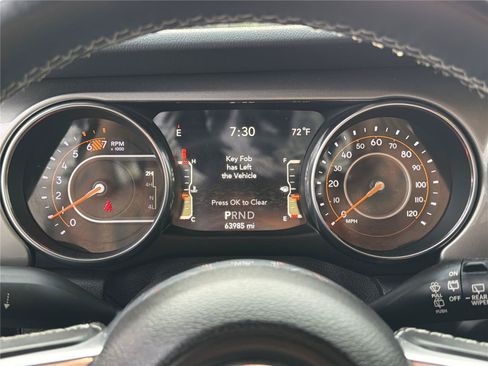 Used 2019 Jeep Wrangler Unlimited Sahara AWD/4WD image 27