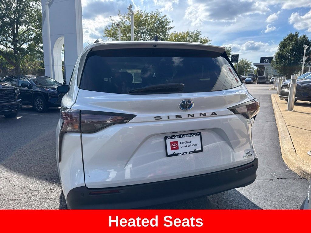 Certified 2023 Toyota Sienna XLE FWD image 7