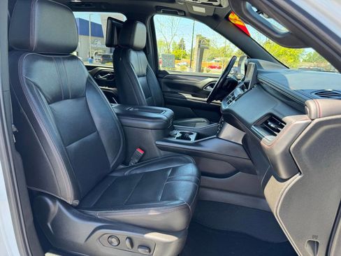 Used 2021 Chevrolet Suburban RST w/ Luxury Package AWD/4WD image 36