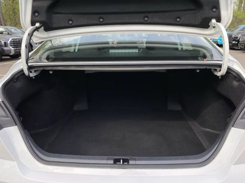 Used 2025 Toyota Camry SE FWD image 13