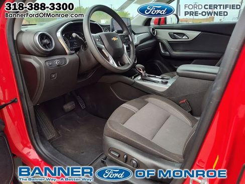 Used 2023 Chevrolet Blazer LT image 2