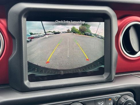 Used 2022 Jeep Wrangler Unlimited Rubicon w/ LED Lighting Group image 25