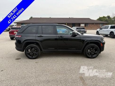 Used 2023 Jeep Grand Cherokee Altitude AWD/4WD image 7