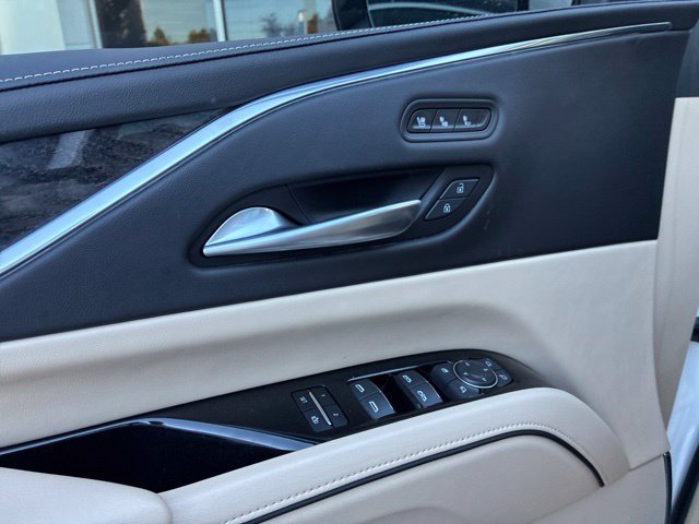 Used 2023 Cadillac Escalade Premium Luxury AWD/4WD image 9