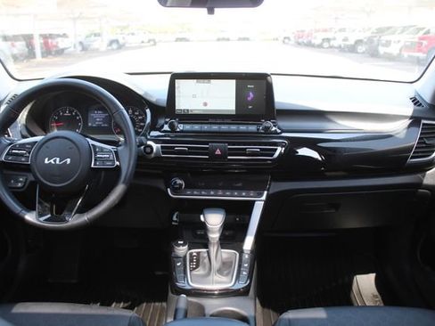 Used 2022 Kia Seltos EX AWD/4WD image 19