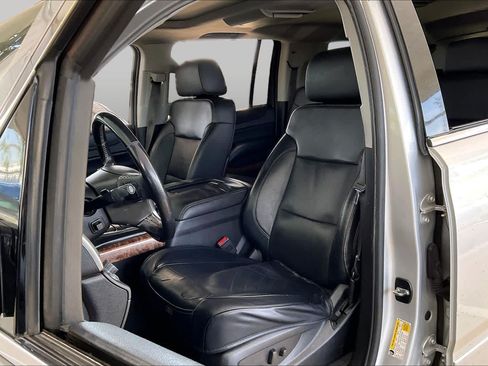 Used 2015 Chevrolet Suburban LTZ RWD image 7