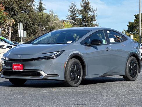 New 2026 Toyota Prius Plug-In Hybrid image 2