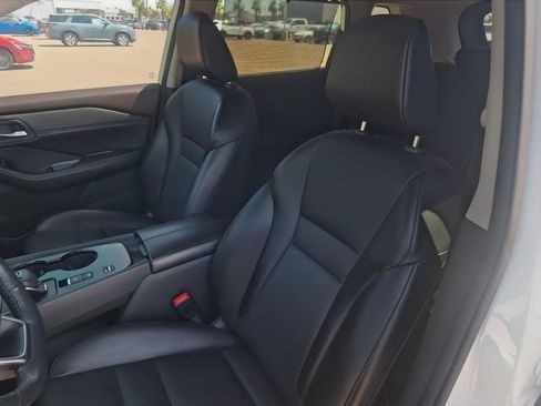 Certified 2023 Nissan Rogue SV w/ SV Premium B Package FWD image 10