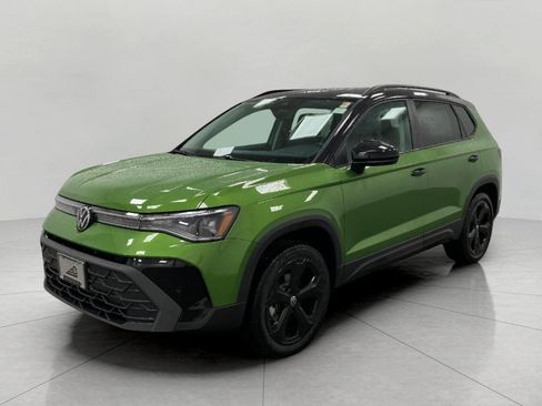 New 2026 Volkswagen Taos SE AWD/4WD image 8