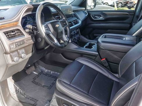 Used 2023 Chevrolet Suburban Premier image 16
