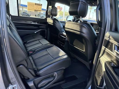 Used 2023 Jeep Wagoneer Series III w/ Preferred Equipment Group AWD/4WD image 30