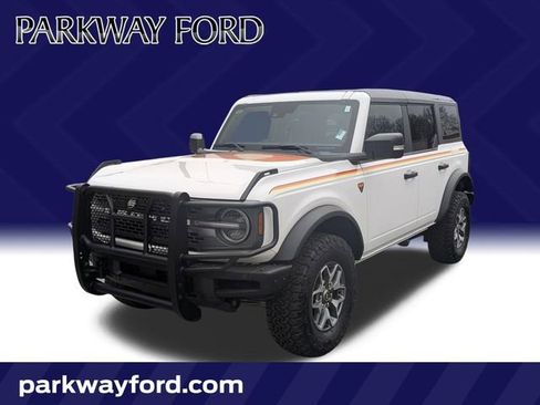 Used 2024 Ford Bronco Badlands image 1