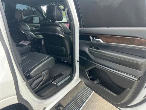 Certified 2022 Jeep Grand Wagoneer Series I AWD/4WD image 13