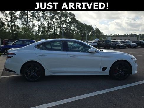 Used 2022 Genesis G70 3.3T RWD image 3