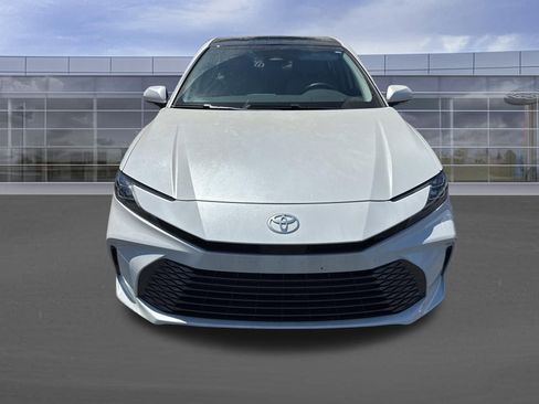 Used 2025 Toyota Camry XLE image 10