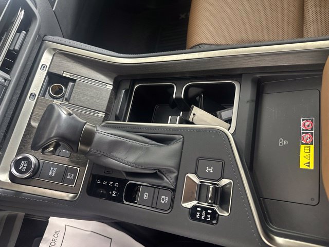 Used 2024 Lexus GX 550 w/ Accessory Package (2T) AWD/4WD image 21