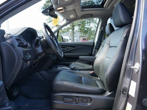Used 2022 Honda Pilot Touring image 12