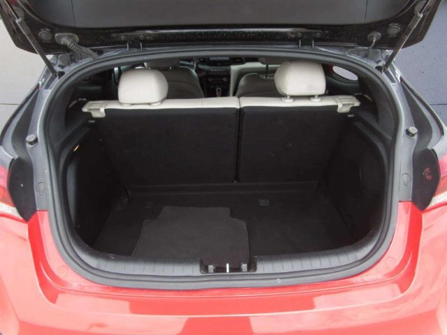 Used 2019 Hyundai Veloster Turbo Ultimate FWD image 13