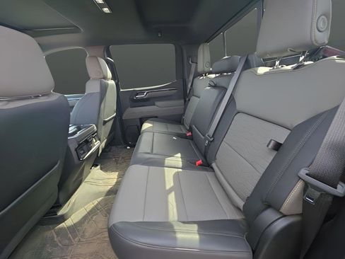 Used 2025 Chevrolet Silverado 1500 ZR2 w/ Technology Package image 11