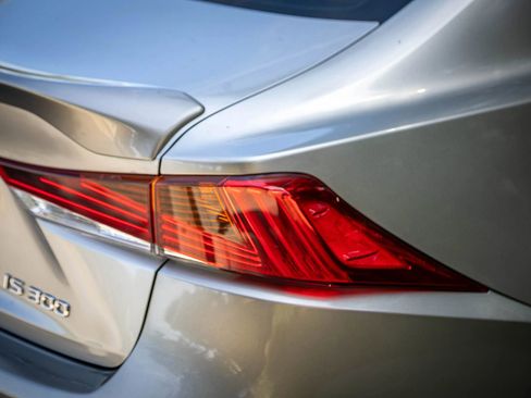 Used 2020 Lexus IS 300 w/ Premium Package image 11