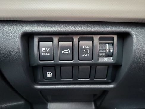 Used 2025 Subaru Forester Premium AWD/4WD image 22