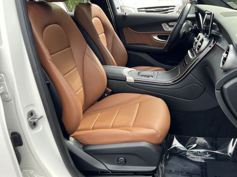 Used 2023 Mercedes-Benz GLC 300 4MATIC Coupe image 33