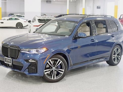 Used 2022 BMW X7 M50i AWD/4WD image 7