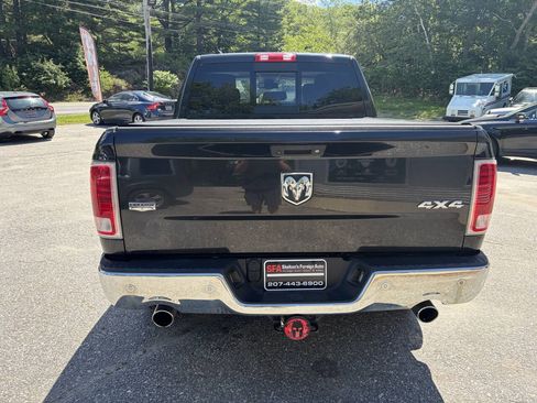 Used 2017 RAM 1500 Laramie w/ Convenience Group AWD/4WD image 8