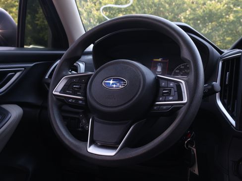 Used 2023 Subaru Forester AWD/4WD image 5