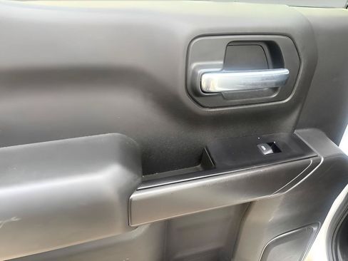 Used 2019 Chevrolet Silverado 1500 Custom Trail Boss w/ Custom Convenience Package AWD/4WD image 18