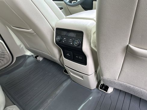 Used 2021 GMC Acadia Denali w/ Denali Ultimate Package image 28