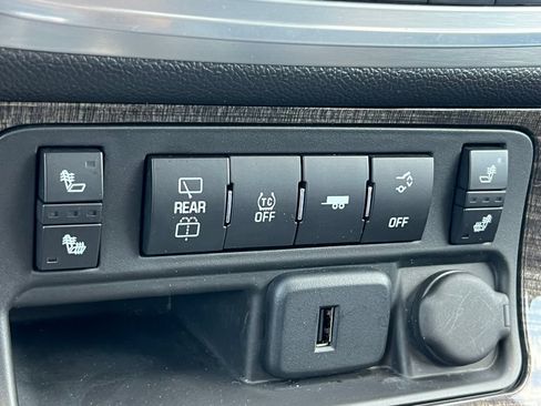 Used 2016 GMC Acadia SLT w/ Premium Edition FWD image 26