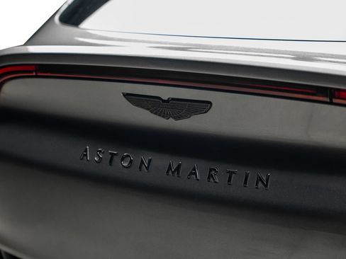 Used 2021 Aston Martin DBX AWD/4WD image 14