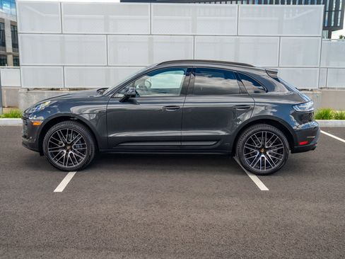 Certified 2026 Porsche Macan AWD/4WD image 2