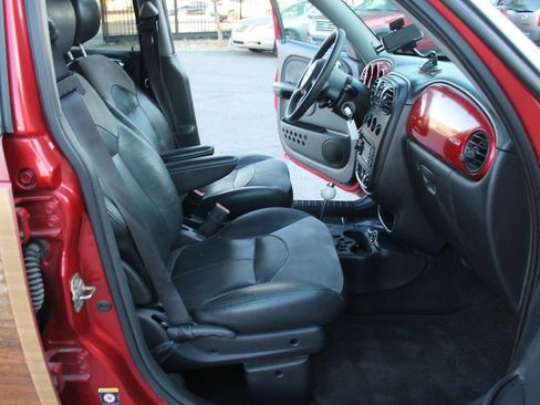 Used 2004 Chrysler PT Cruiser Limited FWD image 32