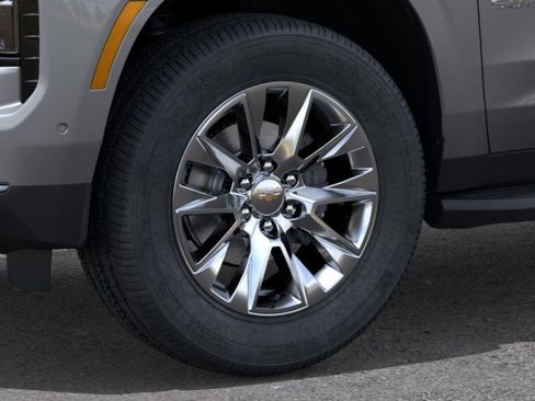 New 2026 Chevrolet Suburban Premier image 9