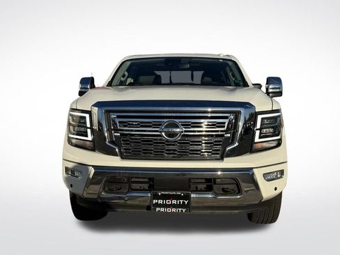 Certified 2021 Nissan Titan SL w/ Moonroof Package image 9