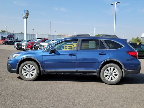 Used 2019 Subaru Outback 3.6R Limited w/ Popular Package #2 AWD/4WD image 2