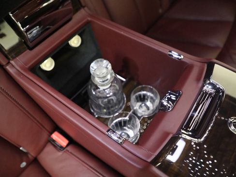 Certified 2018 Rolls-Royce Phantom Extended Wheelbase image 27