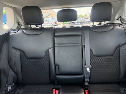 Used 2018 Jeep Compass Latitude AWD/4WD image 31