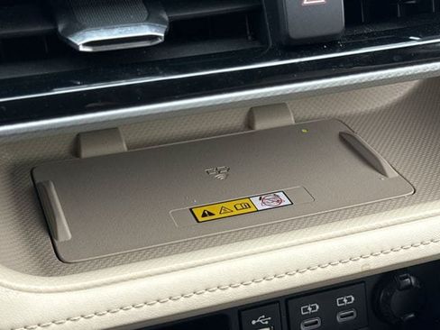 Used 2023 Toyota Highlander Platinum FWD image 24