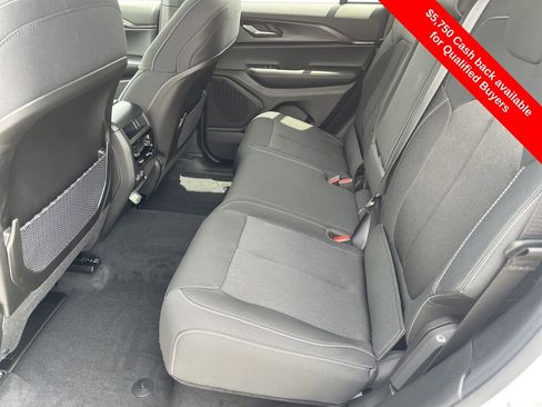 New 2025 Jeep Grand Cherokee Laredo X w/ Luxury Tech Group I image 19