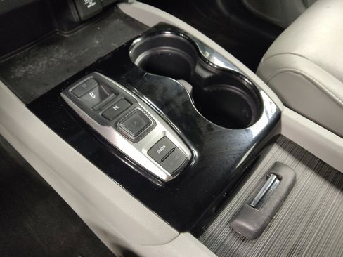 Used 2016 Honda Pilot Touring image 26