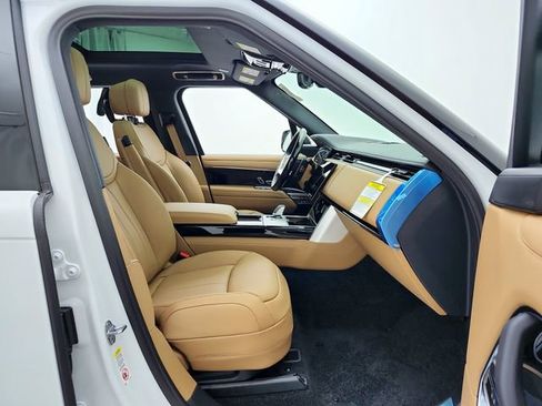 New 2026 Land Rover Range Rover Long Wheelbase SE AWD/4WD image 18