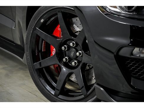Used 2016 Ford Mustang Shelby GT350R w/ GT350R Equipment Group 920A RWD image 3