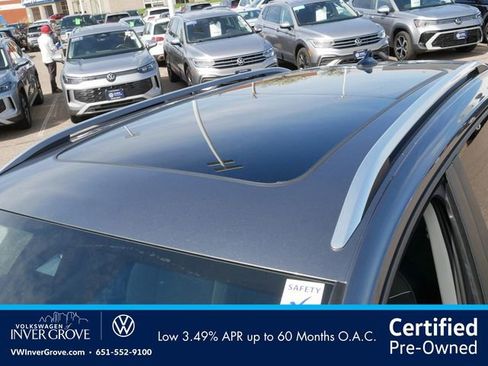 Used 2023 Volkswagen Taos SE w/ Panoramic Sunroof Package AWD/4WD image 11