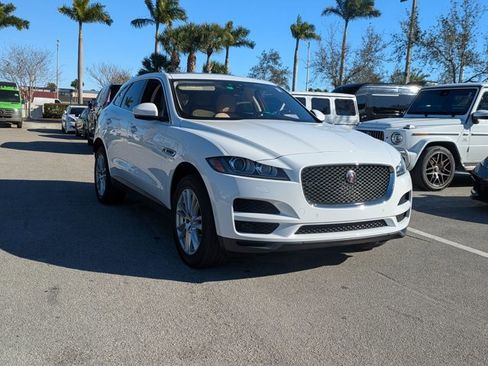 Used 2020 Jaguar F-PACE Prestige image 3