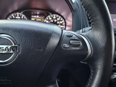 Used 2018 Nissan Pathfinder S image 20