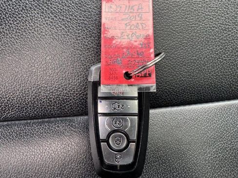 Used 2018 Ford Explorer XLT w/ Equipment Group 202A image 33