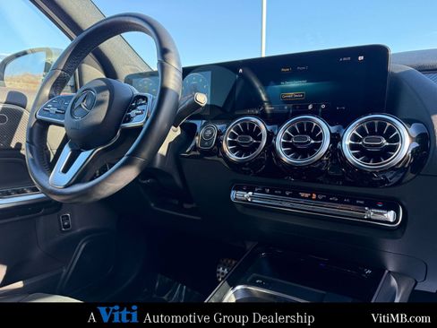 Certified 2022 Mercedes-Benz GLA 250 4MATIC image 31